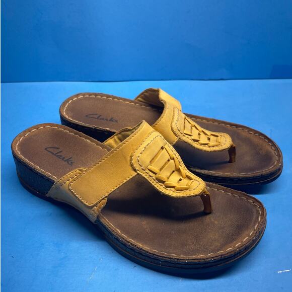 Clarks Sandals Womens 6 M Thong Yellow Leather Slip On Wedge Cork Toe Post - Picture 8 of 12
